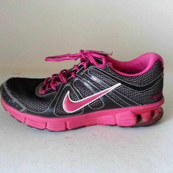 nike reax womens black and pink